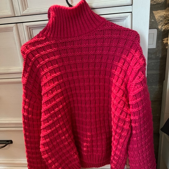 H&M Pink Sweater - Picture 2 of 2
